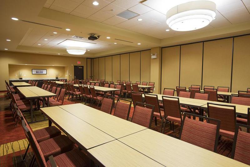 Courtyard By Marriott Cincinnati Midtown/Rookwood Экстерьер фото