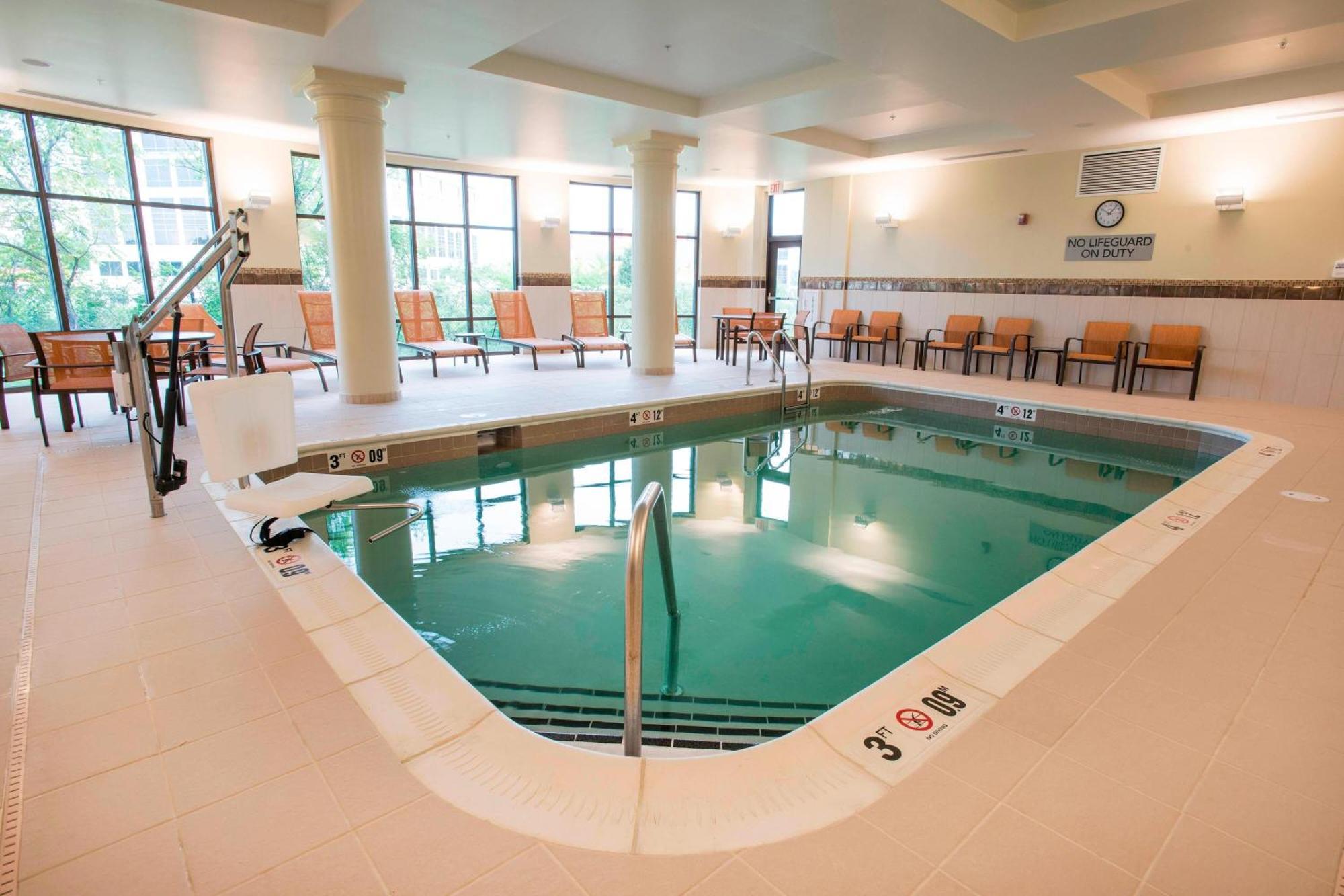 Courtyard By Marriott Cincinnati Midtown/Rookwood Экстерьер фото