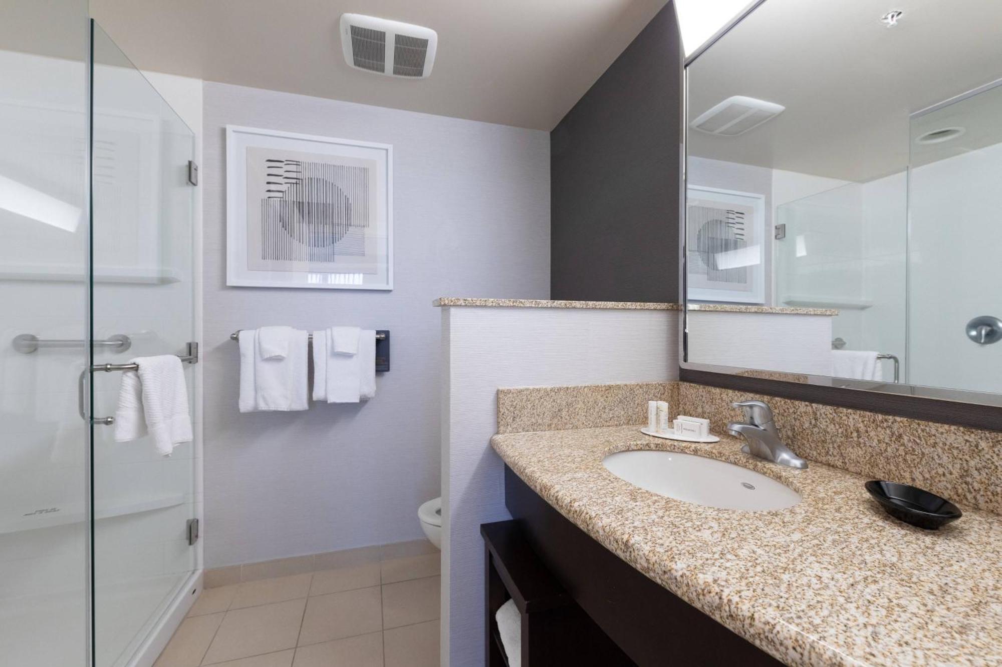 Courtyard By Marriott Cincinnati Midtown/Rookwood Экстерьер фото